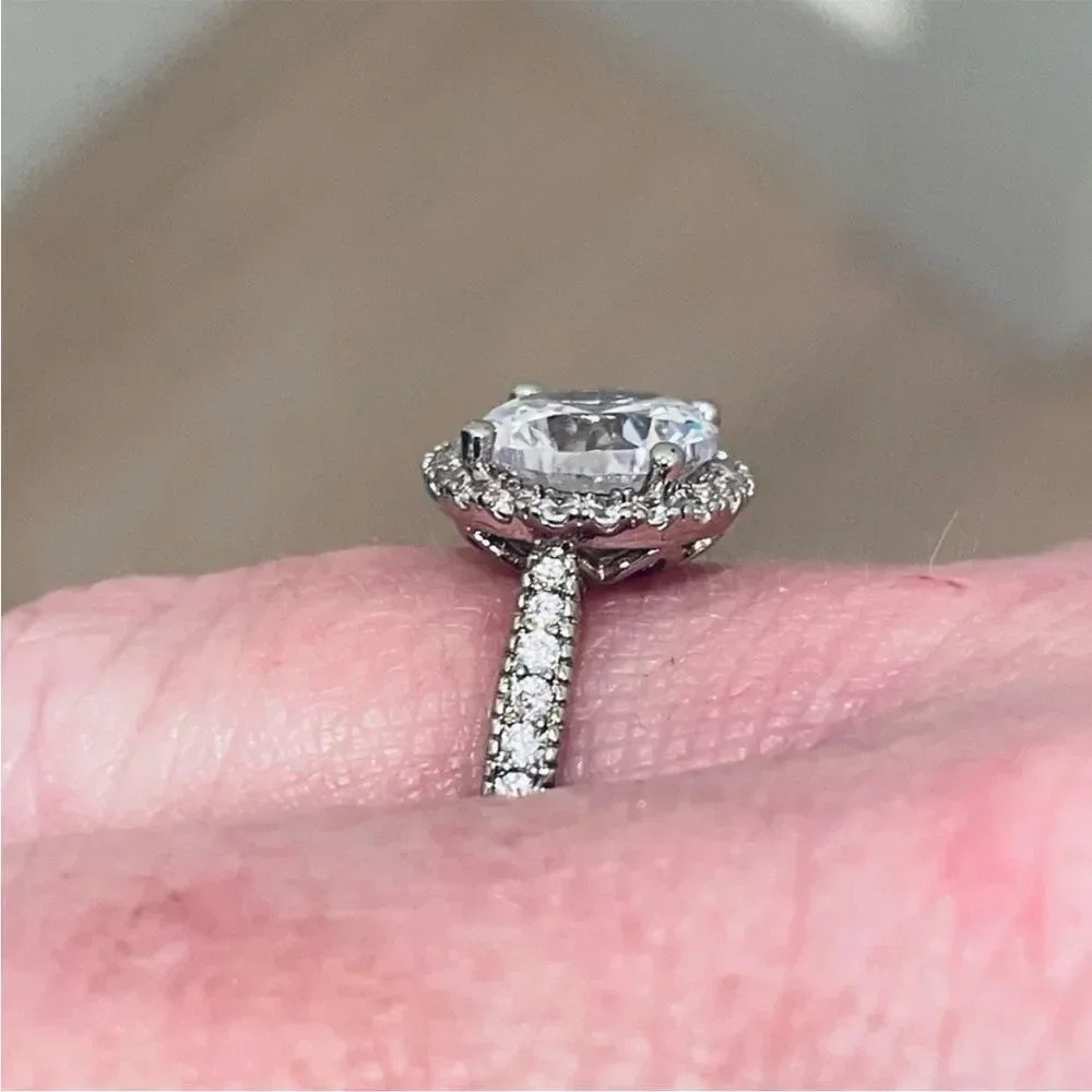 NORDSTROM JEWELRY BEAUTIFUL BRILLIANT 4CTW HALO STERLING PLATED CZ. RING SIZE 8 - Picture 12 of 16